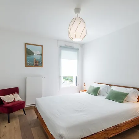 L'interprete 405 4 - With Terrace Daire Annecy